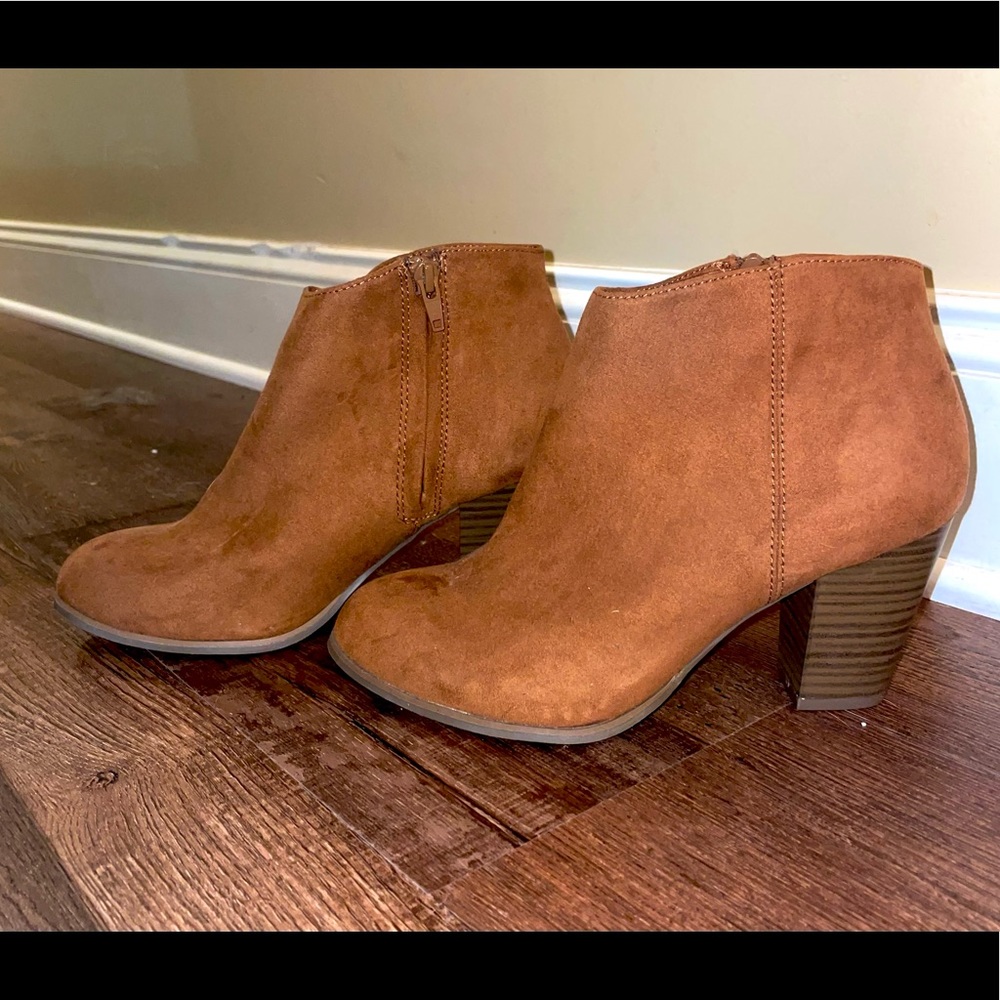 Old navy brown shoes